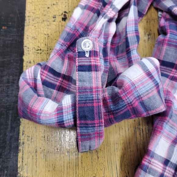 👸👕 Plaid design tie back deep Vneck shirt - Picture 14 of 15